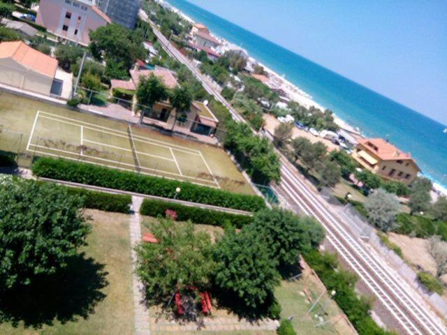 Condominio Cesano Mare Marotta Exterior foto